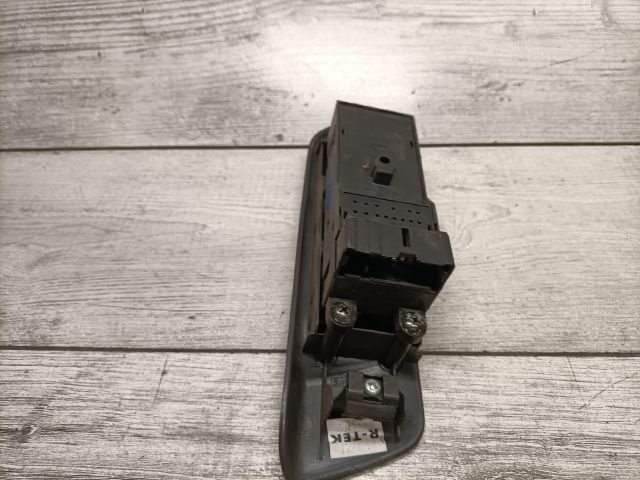 bontott NISSAN PRIMERA Ablakemelő Kapcsoló Négyes / Kettes