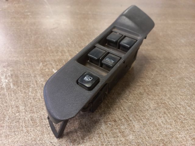 bontott NISSAN PRIMERA Ablakemelő Kapcsoló Négyes / Kettes