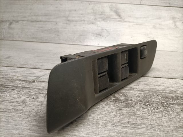 bontott NISSAN PRIMERA Ablakemelő Kapcsoló Négyes / Kettes