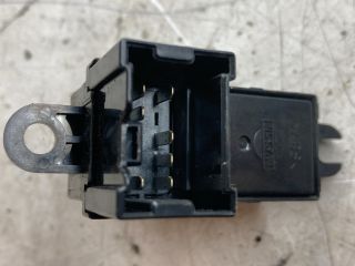 bontott NISSAN PRIMERA Ablakemelő Kapcsoló (Pozíciófüggetlen)