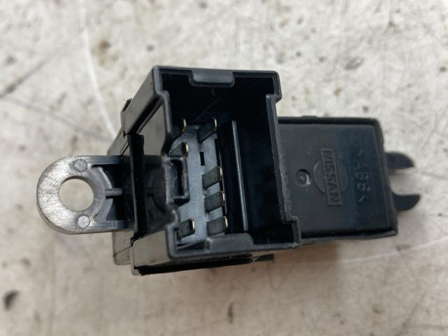 bontott NISSAN PRIMERA Ablakemelő Kapcsoló (Pozíciófüggetlen)