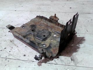 bontott NISSAN PRIMERA Akkumulátor Tartó