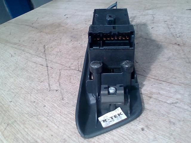 bontott NISSAN PRIMERA Bal első Ablakemelő Kapcsoló