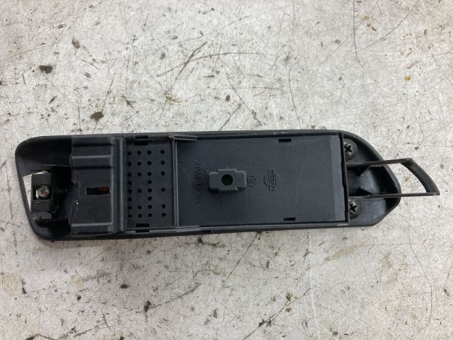 bontott NISSAN PRIMERA Bal első Ablakemelő Kapcsoló