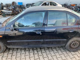 bontott NISSAN PRIMERA Bal első Ajtó (Részeivel)