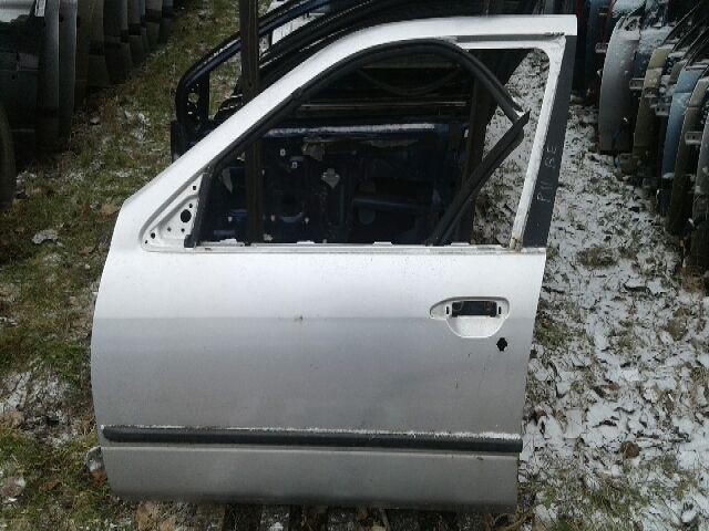 bontott NISSAN PRIMERA Bal első Ajtó (Üres lemez)