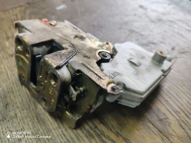 bontott NISSAN PRIMERA Bal első Ajtózár