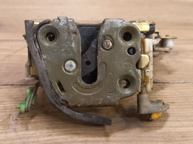 bontott NISSAN PRIMERA Bal első Ajtózár