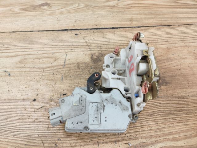 bontott NISSAN PRIMERA Bal első Ajtózár