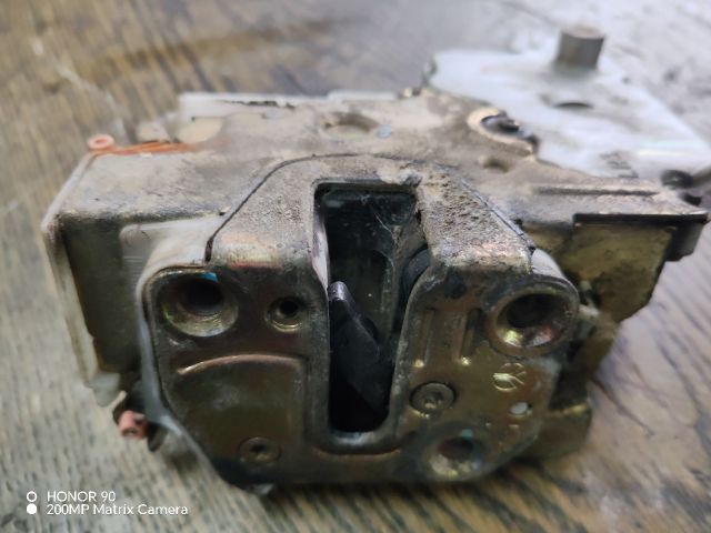 bontott NISSAN PRIMERA Bal első Ajtózár