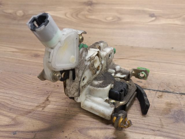 bontott NISSAN PRIMERA Bal első Ajtózár