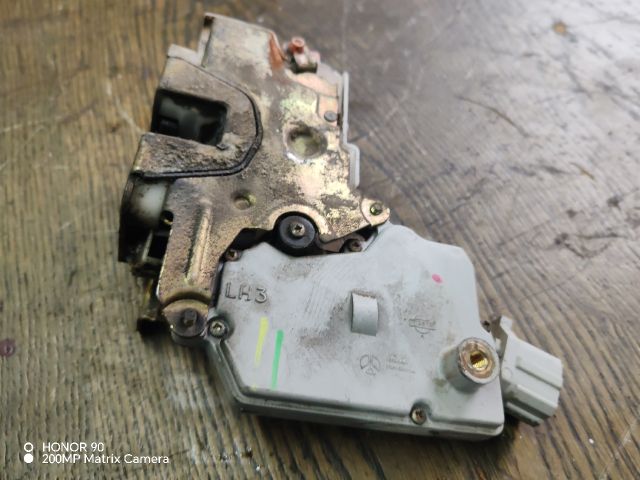 bontott NISSAN PRIMERA Bal első Ajtózár