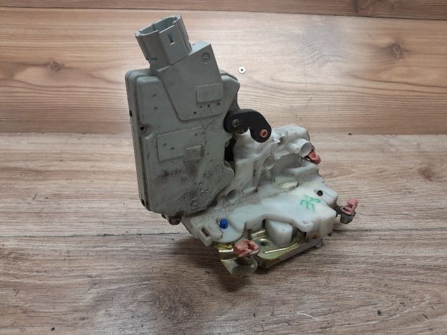 bontott NISSAN PRIMERA Bal első Ajtózár