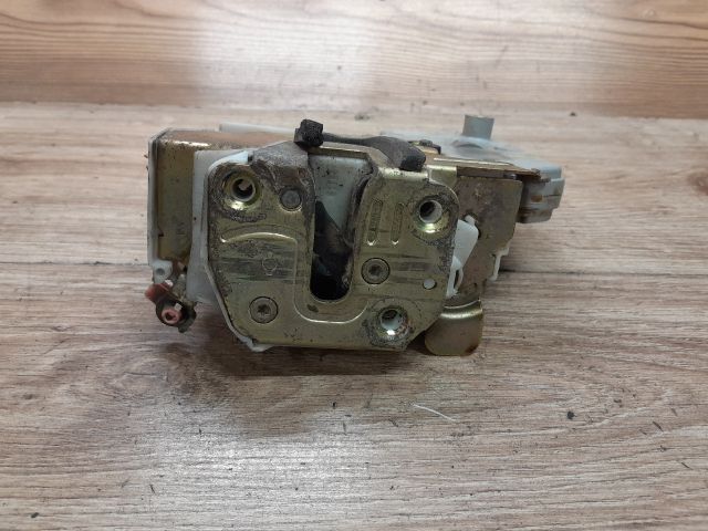 bontott NISSAN PRIMERA Bal első Ajtózár