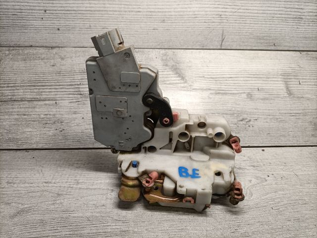 bontott NISSAN PRIMERA Bal első Ajtózár