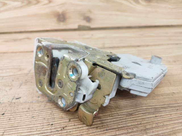 bontott NISSAN PRIMERA Bal első Ajtózár