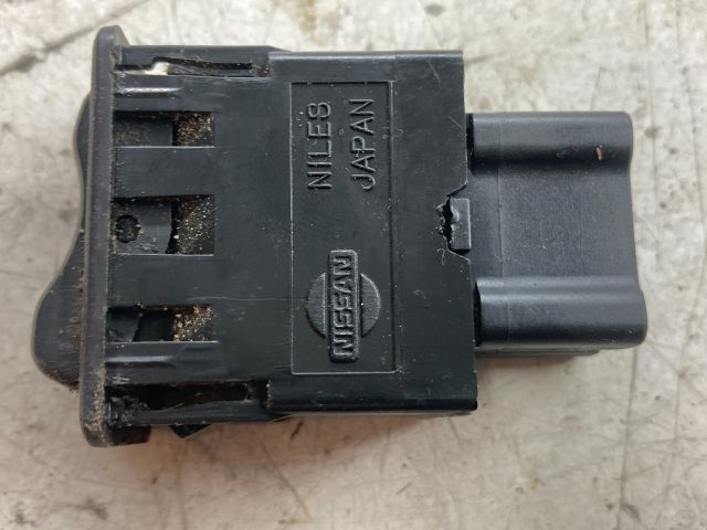 bontott NISSAN PRIMERA Bal első Ülésfűtés Kapcsoló