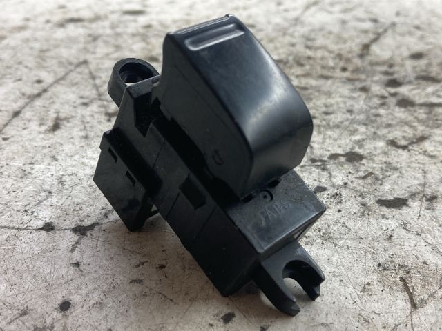 bontott NISSAN PRIMERA Bal hátsó Ablakemelő Kapcsoló