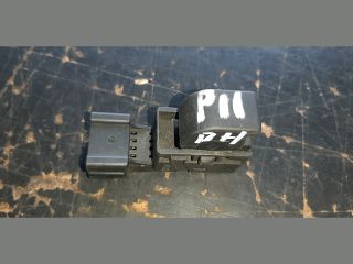 bontott NISSAN PRIMERA Bal hátsó Ablakemelő Kapcsoló