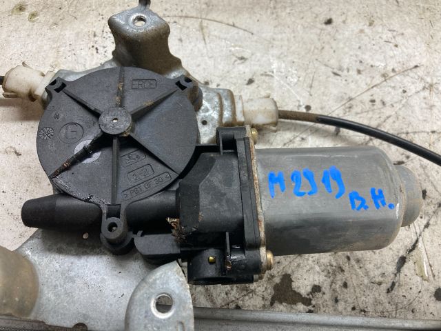 bontott NISSAN PRIMERA Bal hátsó Ablakemelő Szerkezet (Elektromos)