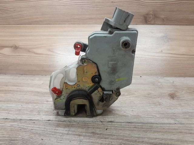 bontott NISSAN PRIMERA Bal hátsó Ajtózár