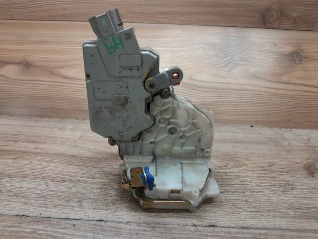 bontott NISSAN PRIMERA Bal hátsó Ajtózár