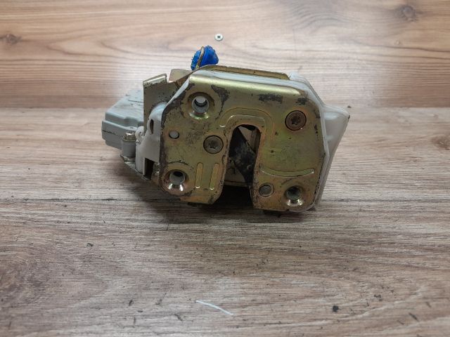 bontott NISSAN PRIMERA Bal hátsó Ajtózár