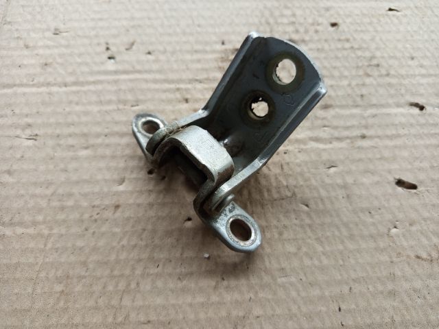 bontott NISSAN PRIMERA Bal hátsó Alsó Zsanér