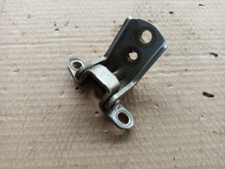 bontott NISSAN PRIMERA Bal hátsó Alsó Zsanér