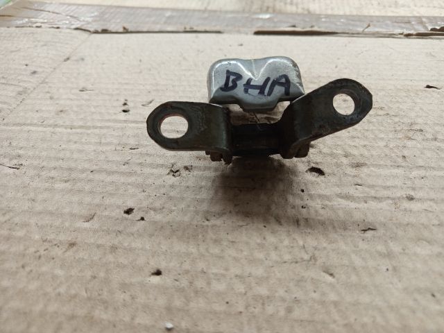 bontott NISSAN PRIMERA Bal hátsó Alsó Zsanér