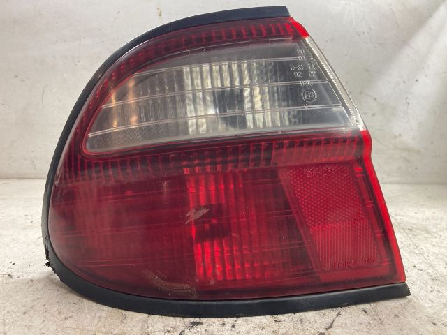 bontott NISSAN PRIMERA Bal Külső Hátsó Lámpa