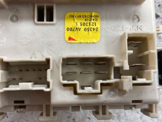 bontott NISSAN PRIMERA Biztosítéktábla Doboz