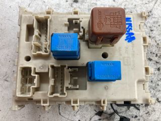 bontott NISSAN PRIMERA Biztosítéktábla Doboz