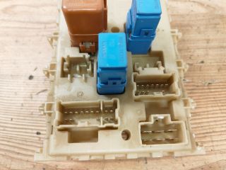 bontott NISSAN PRIMERA Biztosítéktábla Utastér