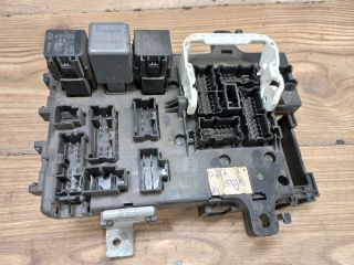 bontott NISSAN PRIMERA Biztosítéktábla Utastér