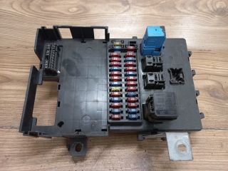 bontott NISSAN PRIMERA Biztosítéktábla Utastér