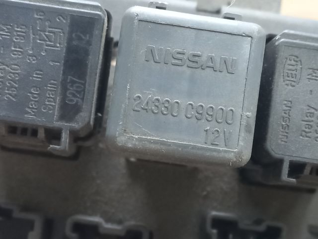 bontott NISSAN PRIMERA Biztosítéktábla Utastér