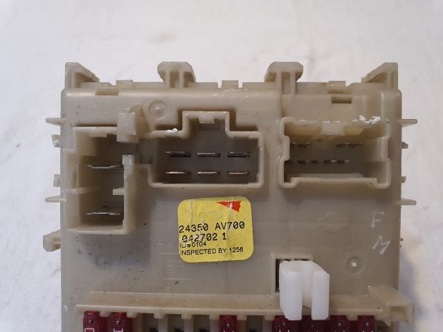 bontott NISSAN PRIMERA Biztosítéktábla Utastér