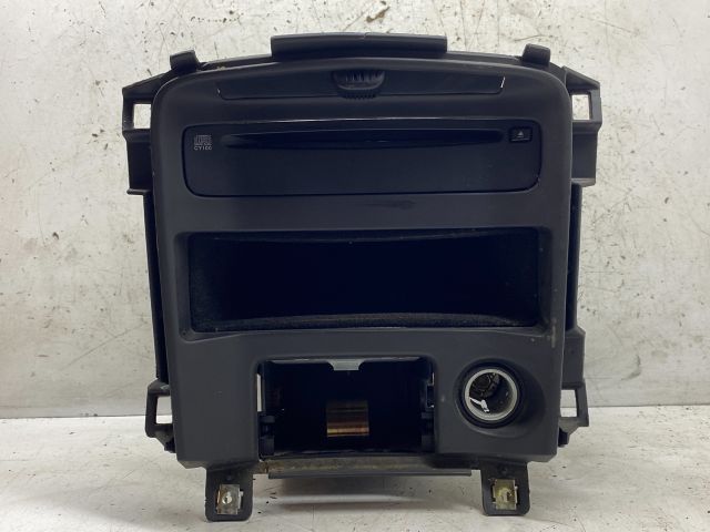 bontott NISSAN PRIMERA CD / DVD Tár