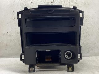 bontott NISSAN PRIMERA CD / DVD Tár