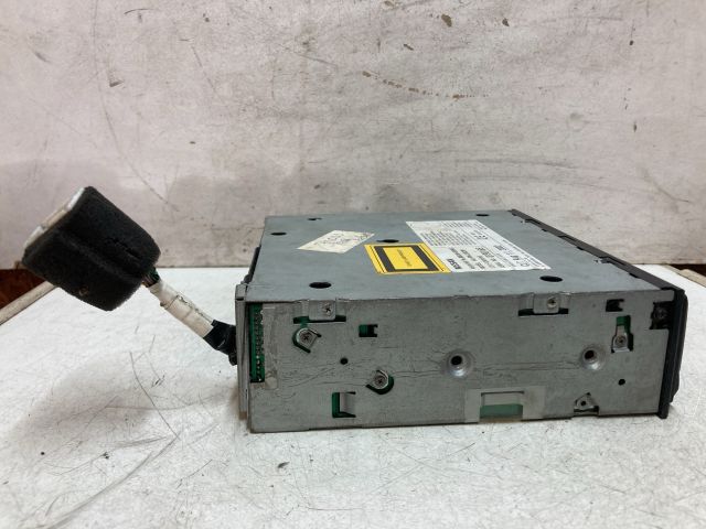 bontott NISSAN PRIMERA CD / DVD Tár