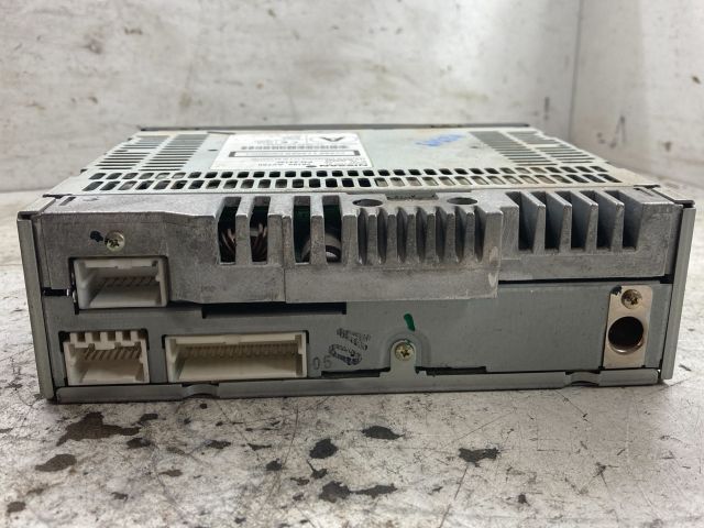 bontott NISSAN PRIMERA CD / DVD Tár