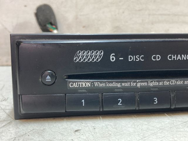 bontott NISSAN PRIMERA CD / DVD Tár