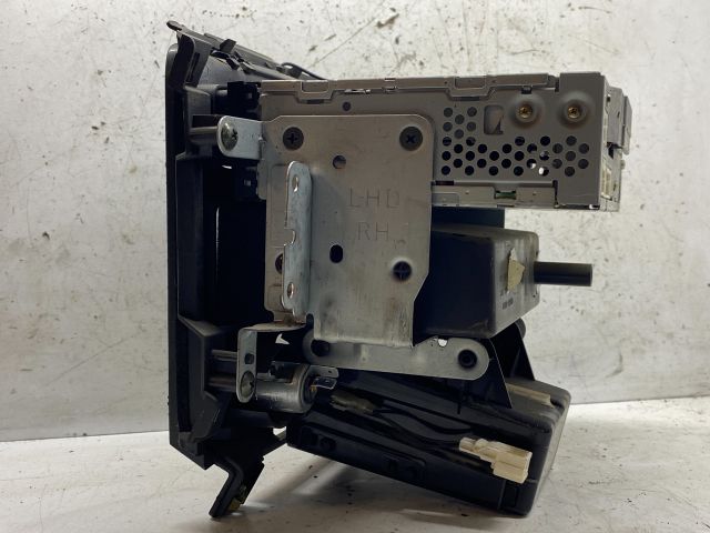 bontott NISSAN PRIMERA CD / DVD Tár