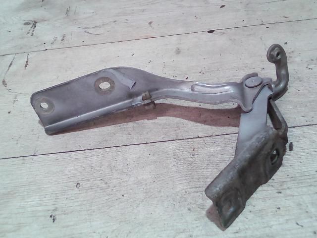 bontott NISSAN PRIMERA Csomagtérajtó Jobb Zsanér