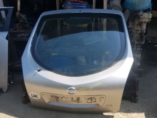 bontott NISSAN PRIMERA Csomagtérajtó (Részeivel)