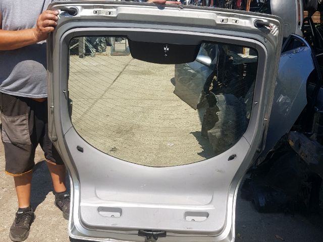 bontott NISSAN PRIMERA Csomagtérajtó (Részeivel)