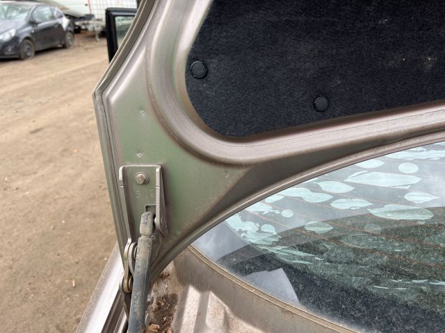 bontott NISSAN PRIMERA Csomagtérajtó (Üres lemez)