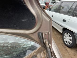 bontott NISSAN PRIMERA Csomagtérajtó (Üres lemez)