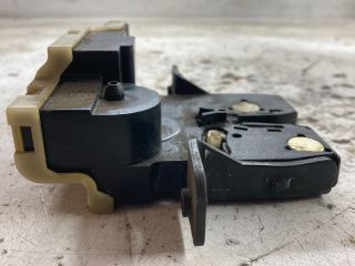 bontott NISSAN PRIMERA Csomagtérajtó Zárszerkezet